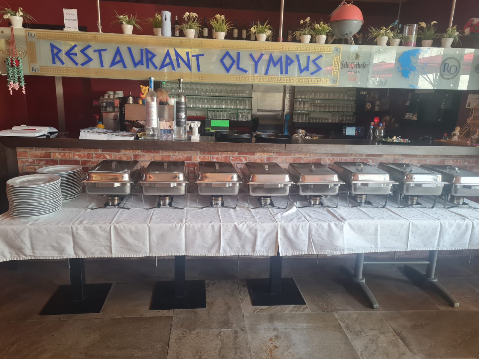 Griechisches Buffet im Restaurant Olympus